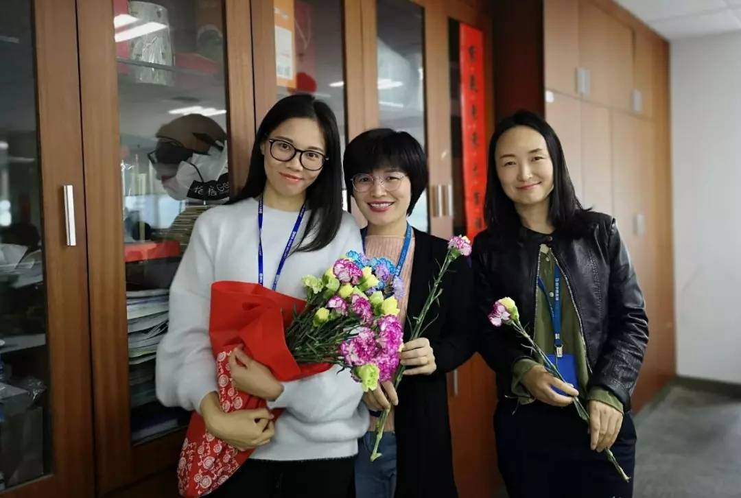 花漾年华，，漂亮偕行，，向暖而生，，绽放芳香 - 朗华要闻 - 深圳市朗华供应链效劳有限公司