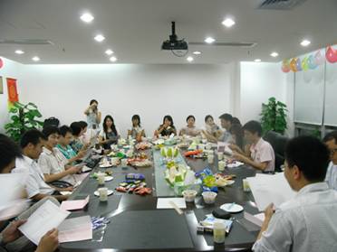 员工生日聚会 - 朗华要闻 - 深圳市朗华供应链效劳有限公司