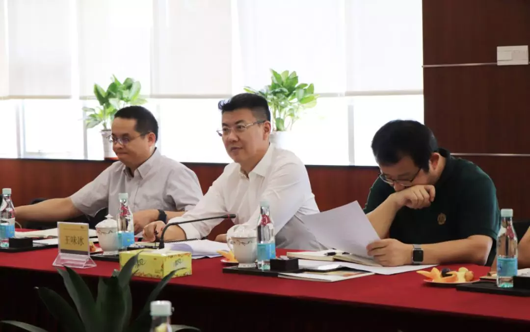 深圳海关党组成员、皇岗海关关长王味冰调研朗华 - 朗华要闻 - 深圳市朗华供应链效劳有限公司