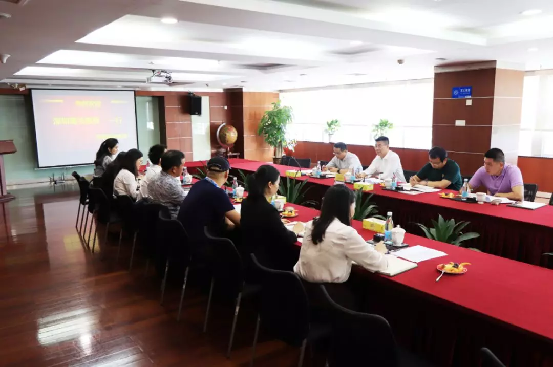 深圳海关党组成员、皇岗海关关长王味冰调研朗华 - 朗华要闻 - 深圳市朗华供应链效劳有限公司
