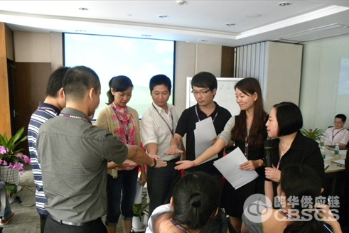 “增强治理，，，，，，提升效劳”培训圆满竣事 - 朗华要闻 - 深圳市朗华供应链效劳有限公司