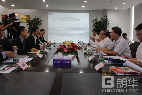 许勤市长一行莅临我司总部开展企业调研 - 朗华要闻 - 深圳市朗华供应链效劳有限公司