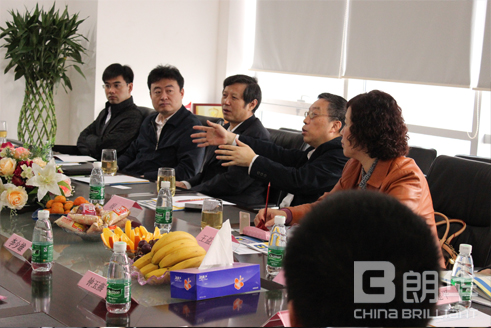 国家统计局许宪春副局长一行莅临朗华视察 - 朗华要闻 - 深圳市朗华供应链效劳有限公司