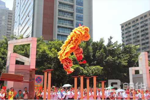 五彩飞绸连天璧，，，，，，黄金战鼓断云间 - 朗华要闻 - 深圳市朗华供应链效劳有限公司