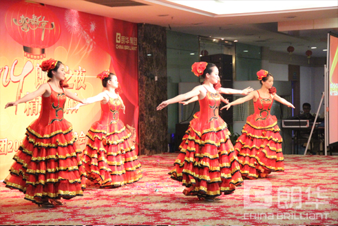 朗华之夜，，精彩无限——2014“朗华之夜，，精彩无限”新春团圆晚会完善谢幕 - 朗华要闻 - 深圳市朗华供应链效劳有限公司
