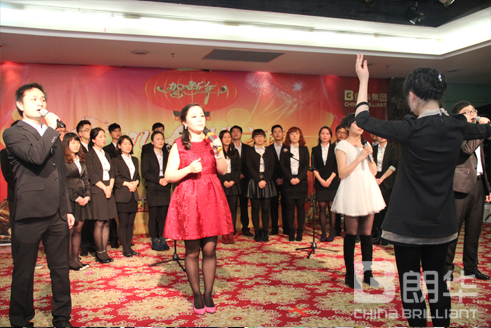 朗华之夜，，精彩无限——2014“朗华之夜，，精彩无限”新春团圆晚会完善谢幕 - 朗华要闻 - 深圳市朗华供应链效劳有限公司