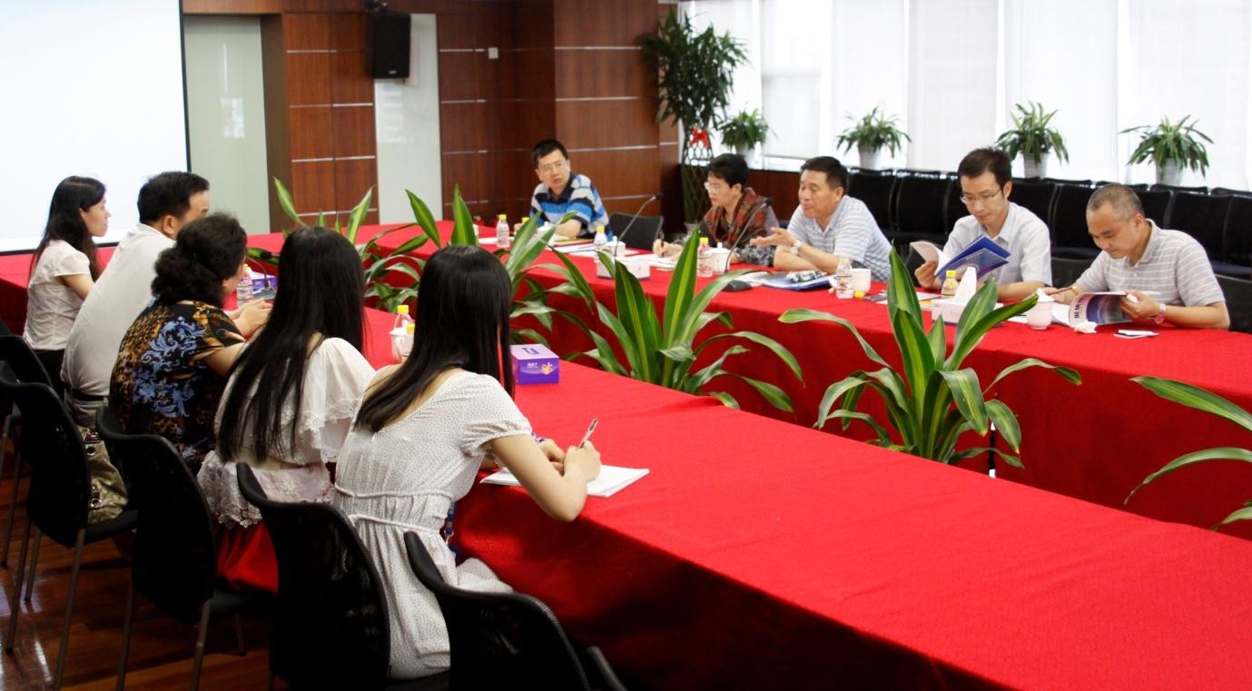生长经济，，惠及民生，，流通工业热门聚焦；；；；；荣光易见，，载誉前行，，朗华集团铸就传奇 - 朗华要闻 - 深圳市朗华供应链效劳有限公司