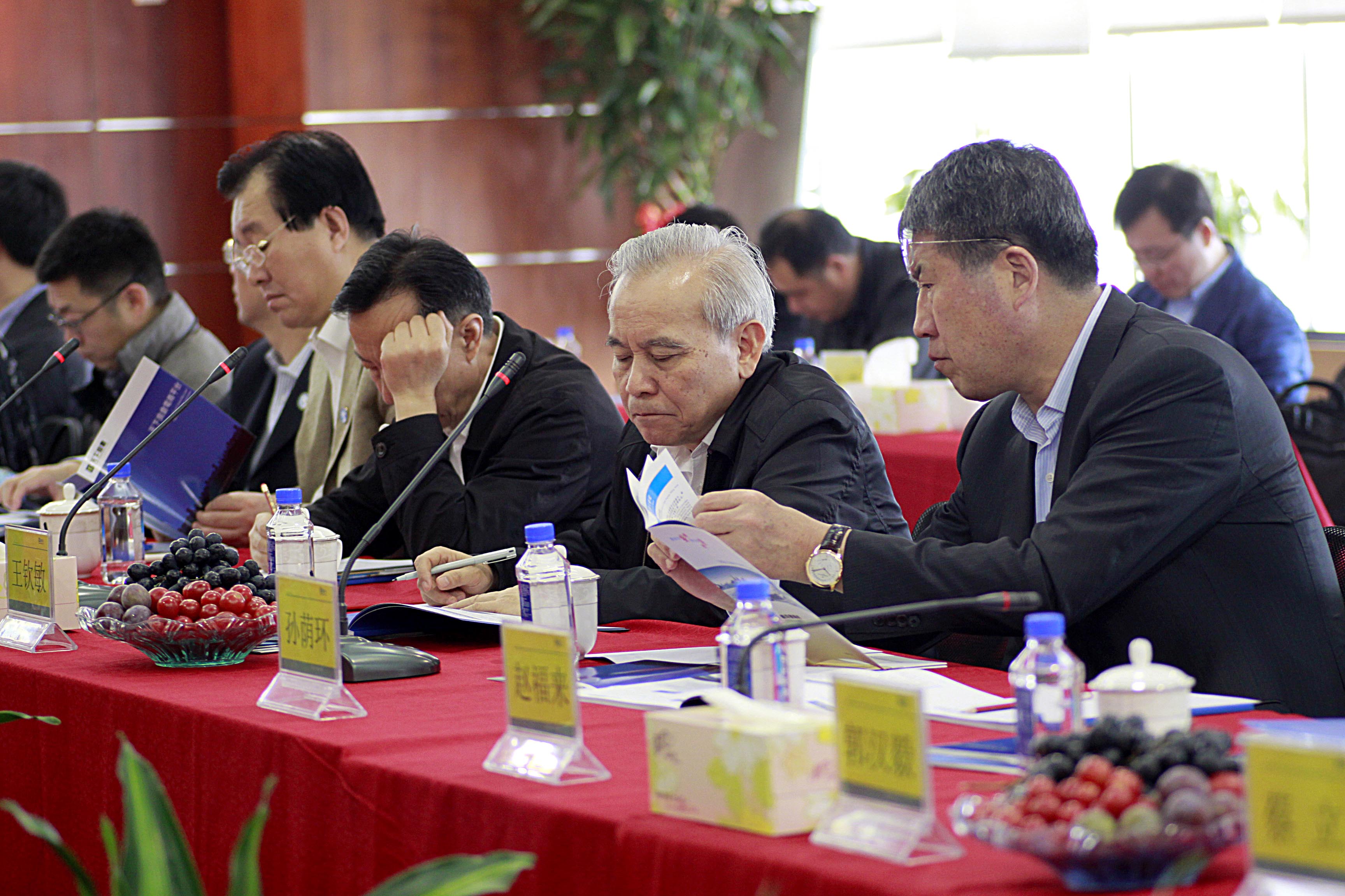 天下政协副主席、工商联主席王钦敏一行莅临朗华集团调研指导 - 朗华要闻 - 深圳市朗华供应链效劳有限公司